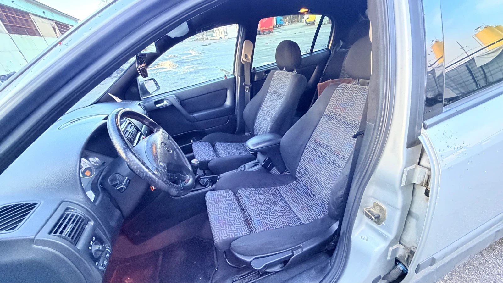 Opel Astra 1.6, снимка 9 - Автомобили и джипове - 54005869