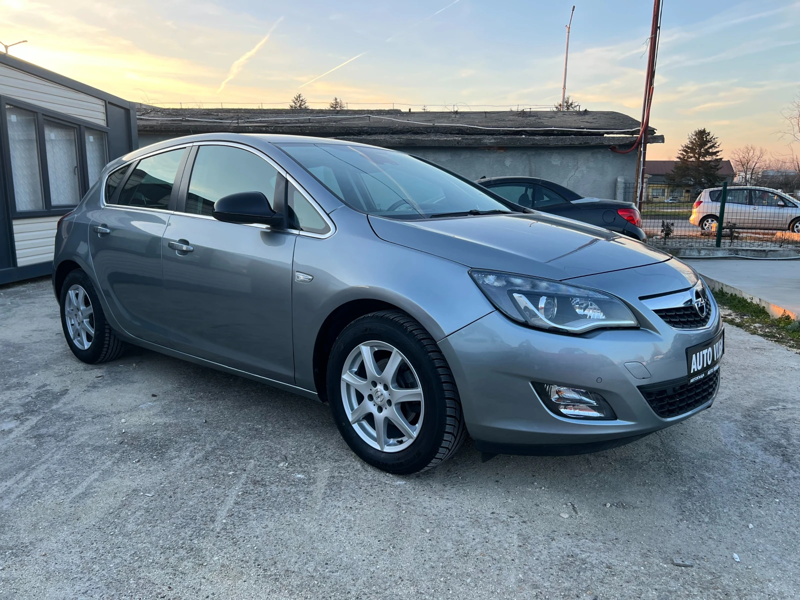 Opel Astra 1.6i-116к.с-33, 900 КМ!-Автоматик, снимка 3 - Автомобили и джипове - 54025635