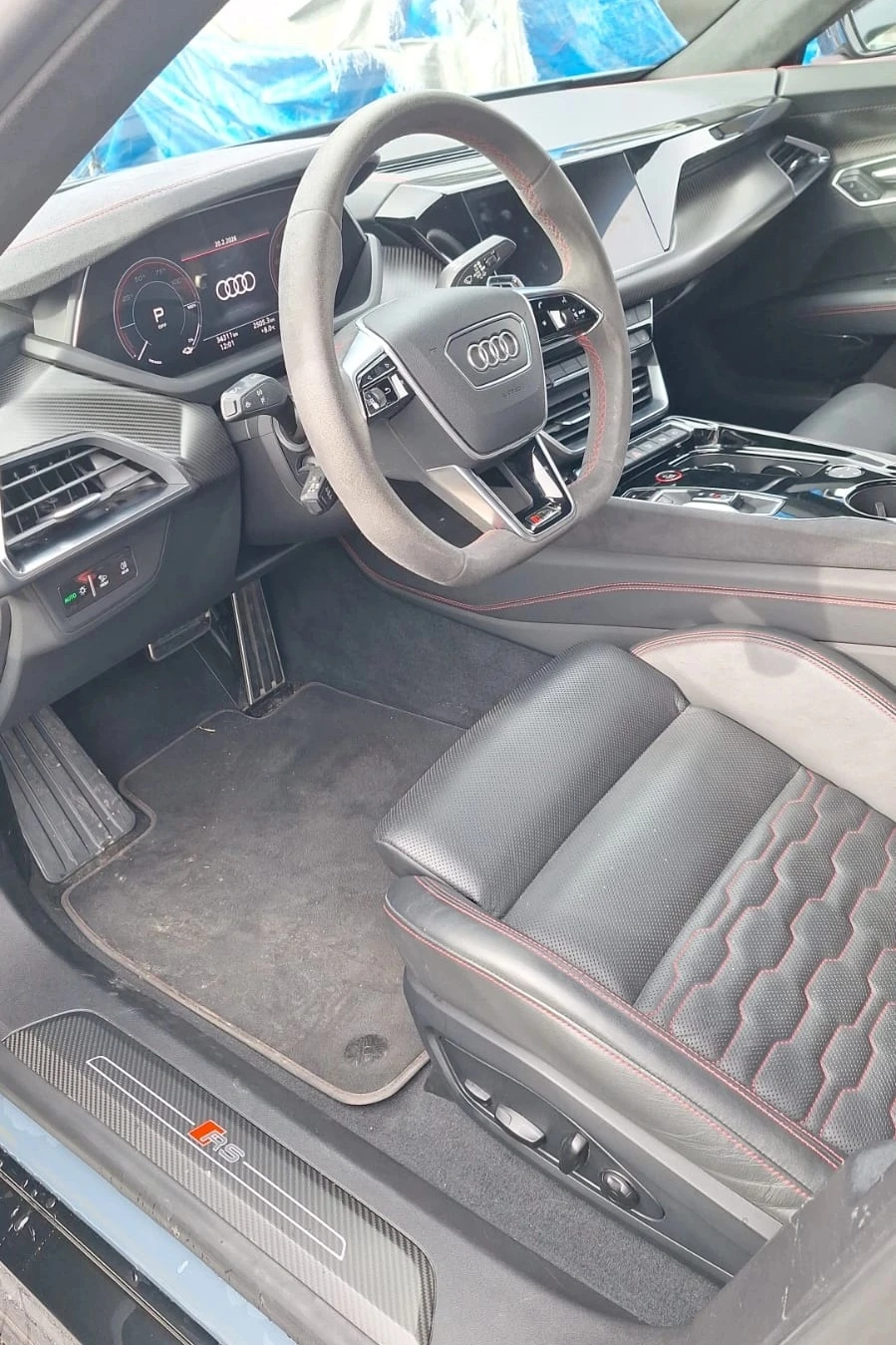 Audi E-Tron GT RS Quattro, снимка 4 - Автомобили и джипове - 54049487