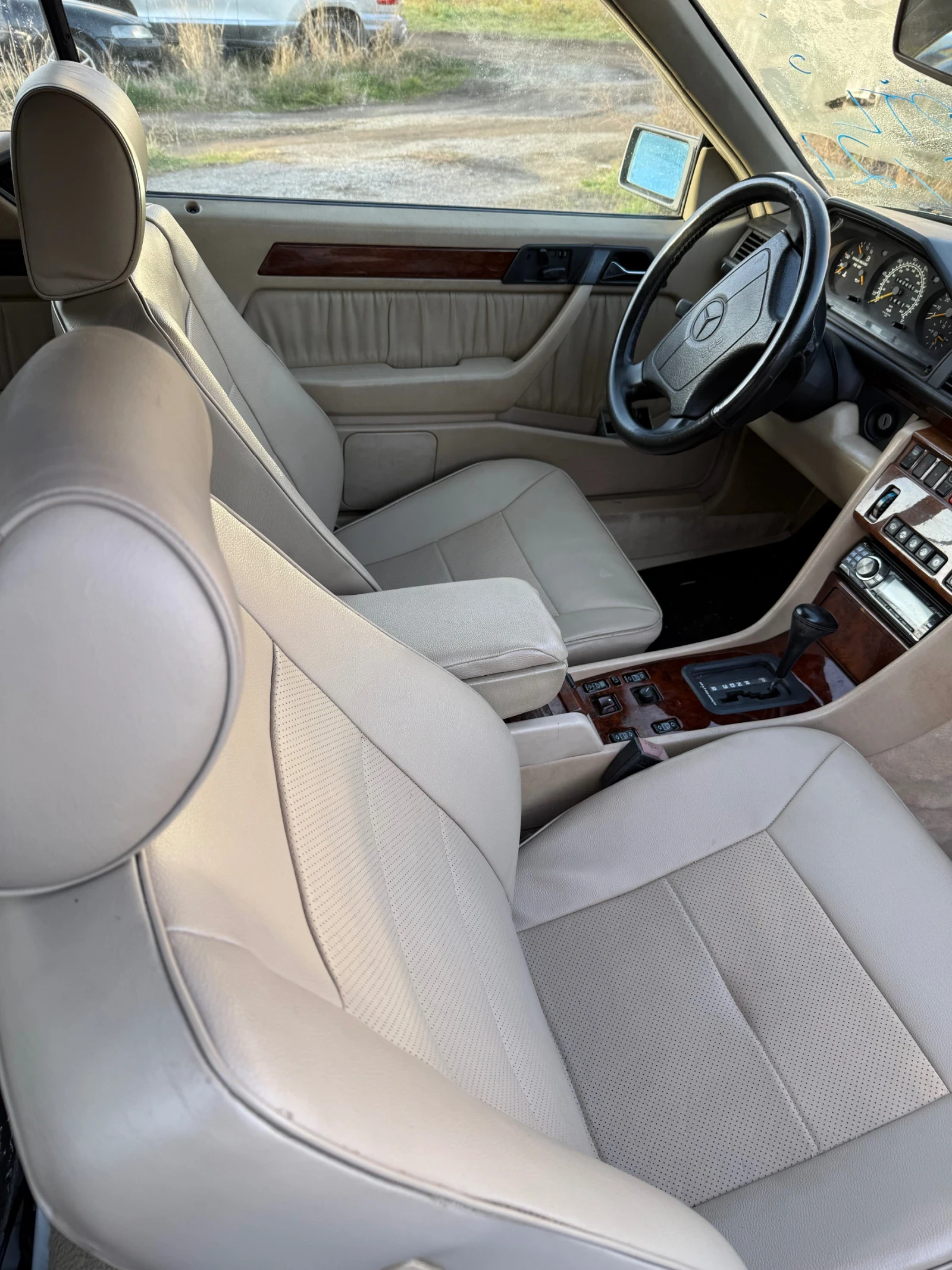 Mercedes-Benz 124 Cabriolet , снимка 5 - Автомобили и джипове - 54170044