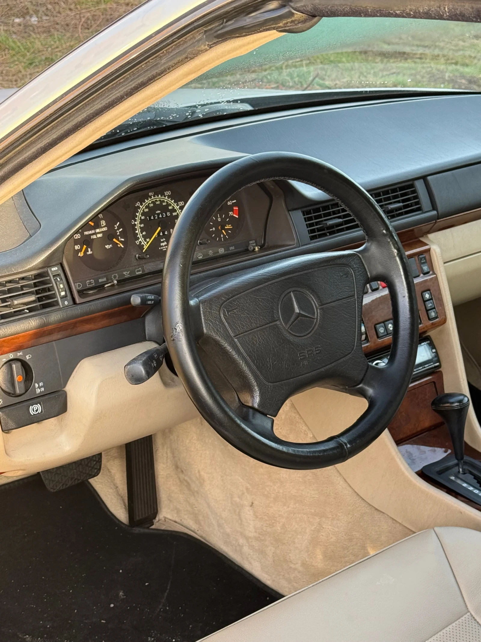 Mercedes-Benz 124 Cabriolet , снимка 8 - Автомобили и джипове - 54170044