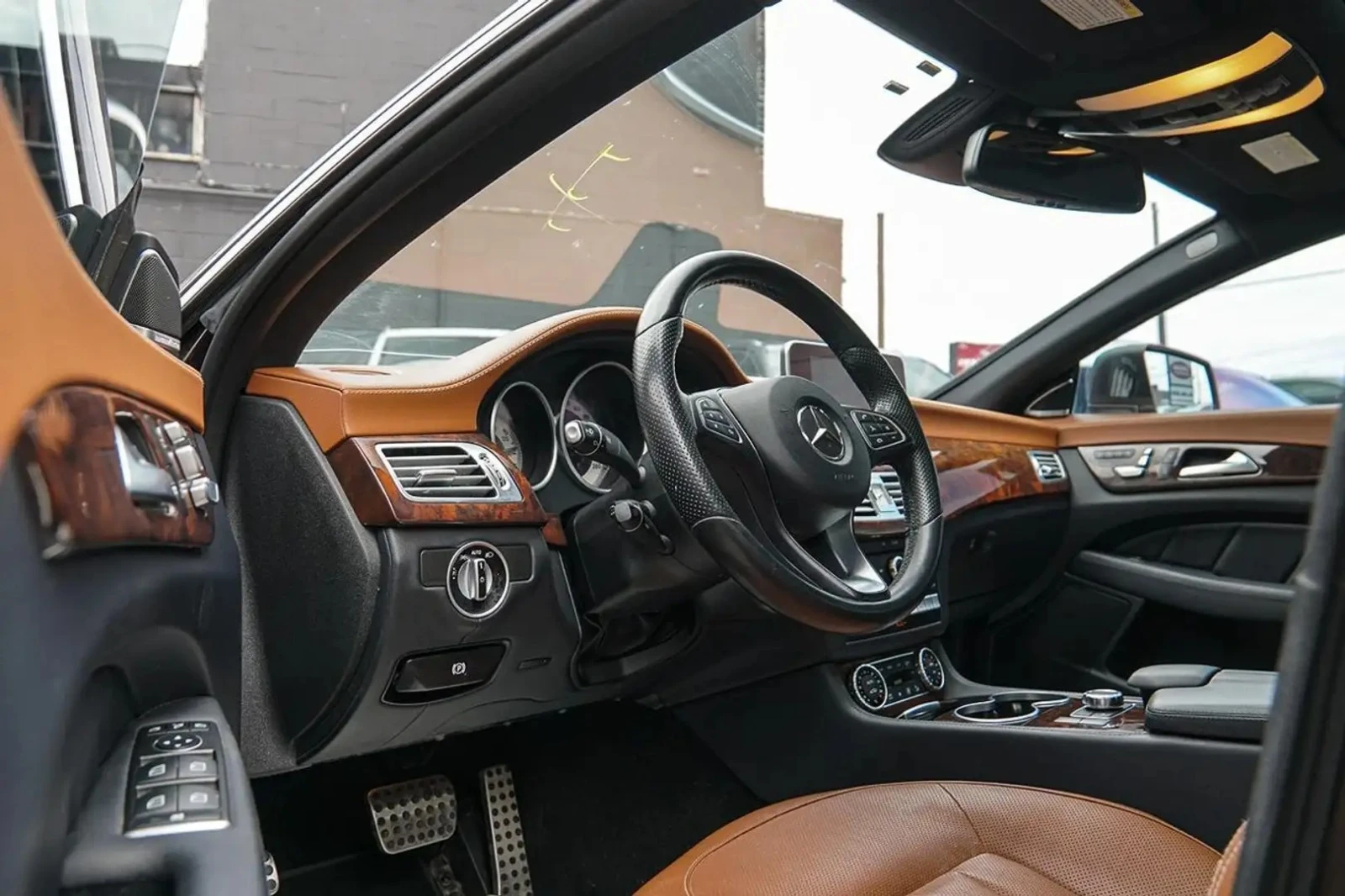 Mercedes-Benz CLS 500 550| 4MATIC| 360| ОБДУХ| OПЦИЯ ЗА ЛИЗИНГ, снимка 5 - Автомобили и джипове - 54456497