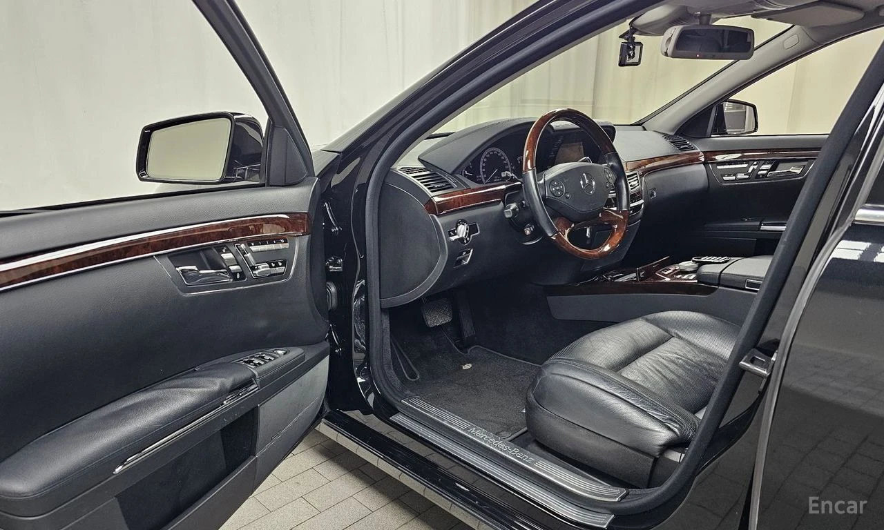 Mercedes-Benz S 500 L* 4MATIC* ОБДУХВ* ПАНО* МОНИТОРИ* МАСАЖ* , снимка 9 - Автомобили и джипове - 54742319