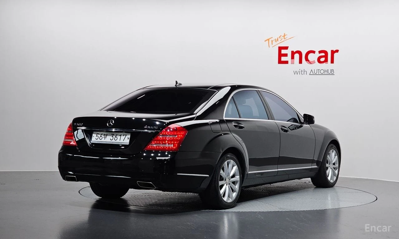 Mercedes-Benz S 500 L* 4MATIC* ОБДУХВ* ПАНО* МОНИТОРИ* МАСАЖ* , снимка 2 - Автомобили и джипове - 54742319
