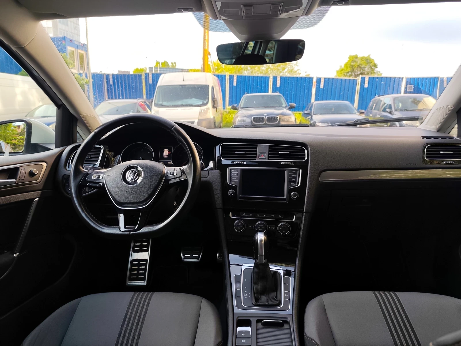 VW Golf Automatic , снимка 10 - Автомобили и джипове - 54903025