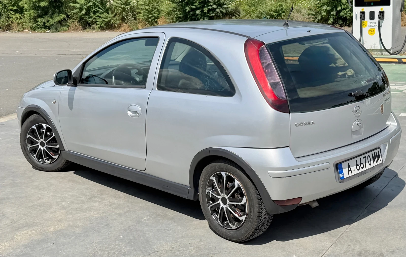 Opel Corsa 1.3 CDTl 2006г, снимка 4 - Автомобили и джипове - 54941217
