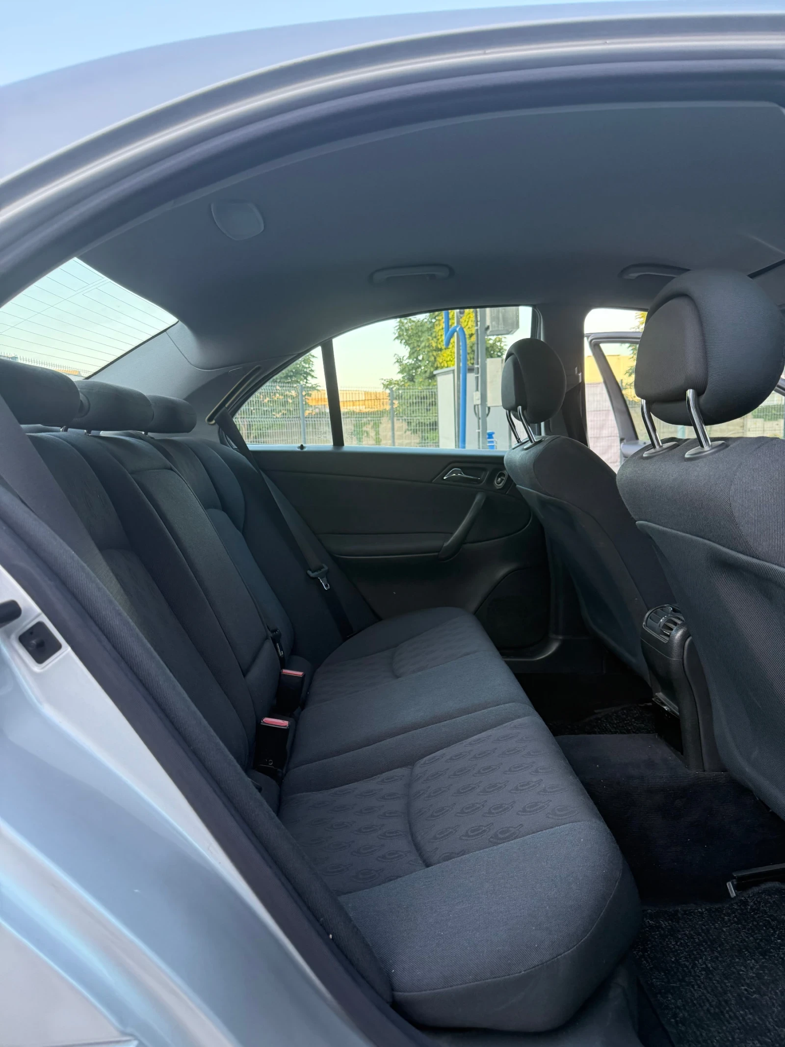Mercedes-Benz C 180, снимка 9 - Автомобили и джипове - 55084538