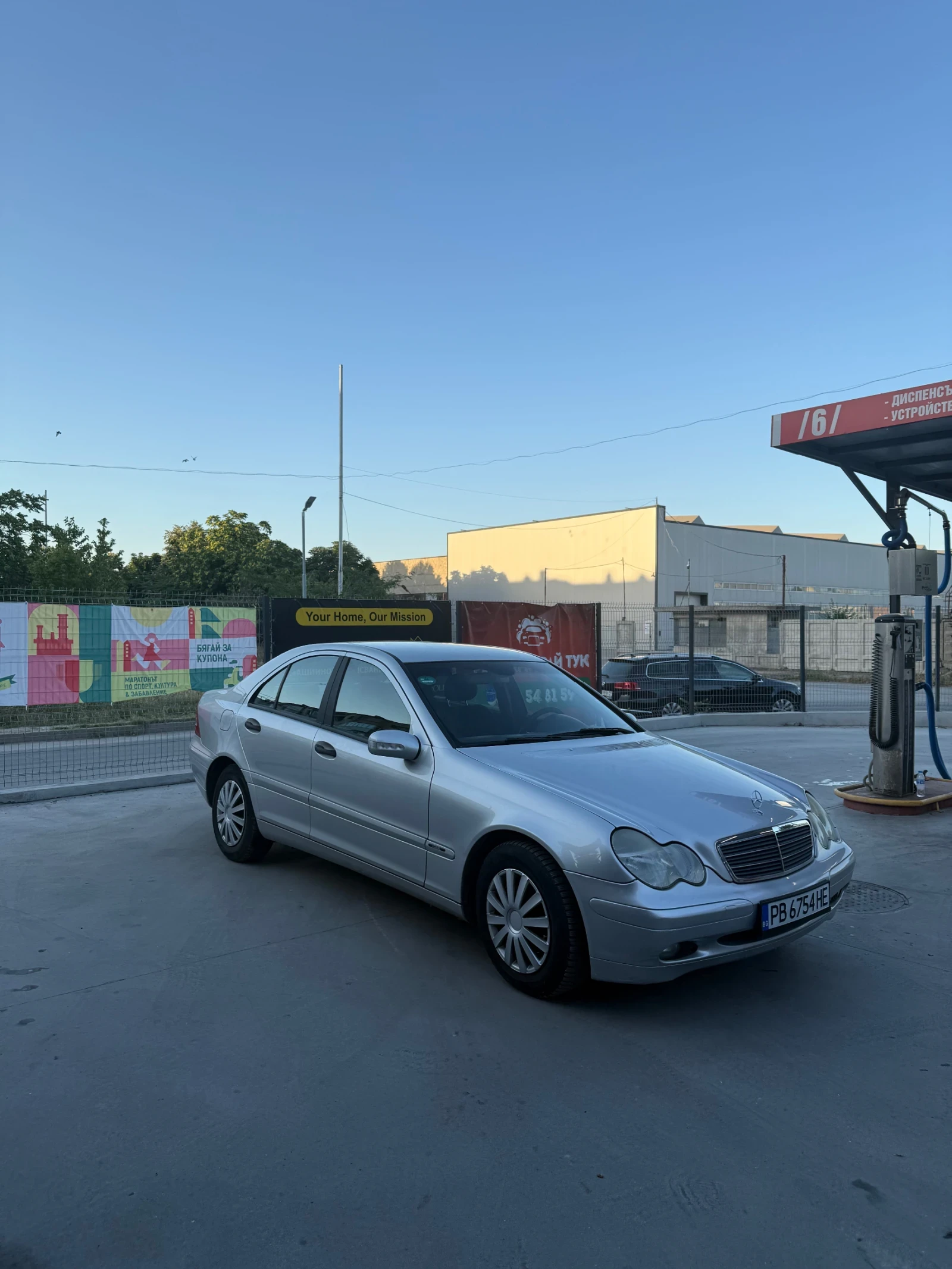Mercedes-Benz C 180, снимка 2 - Автомобили и джипове - 55084538