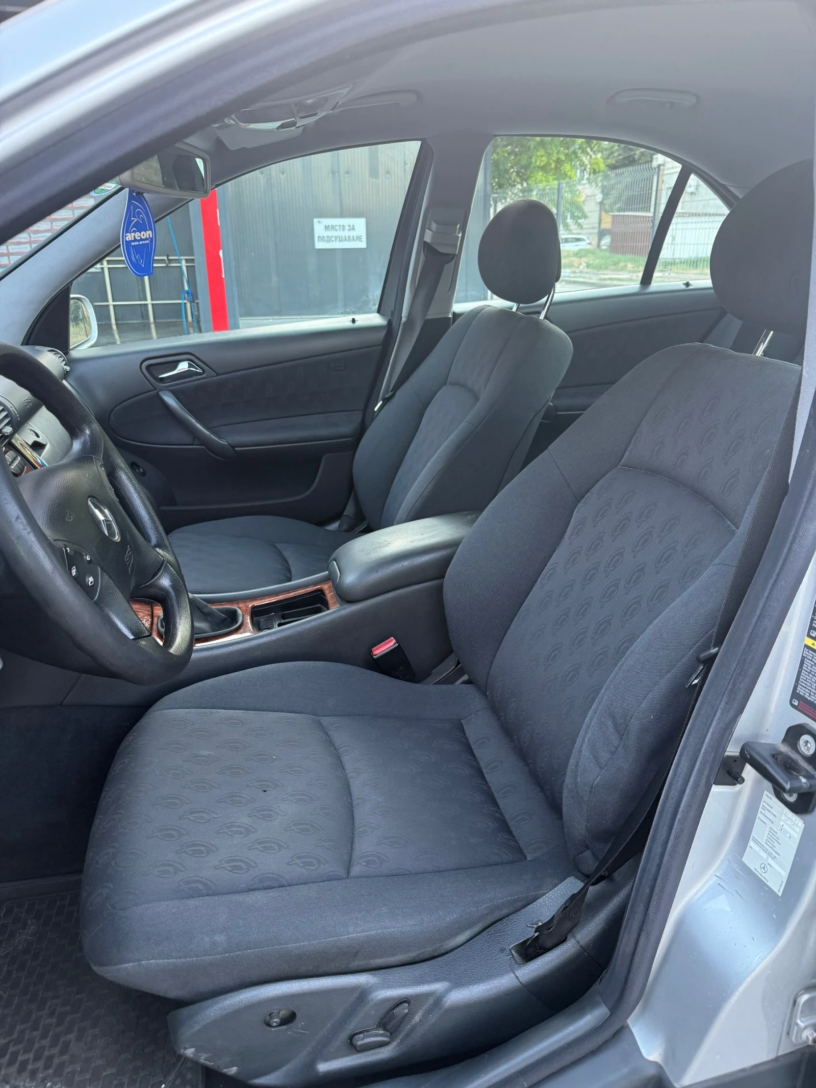 Mercedes-Benz C 180, снимка 11 - Автомобили и джипове - 55084538