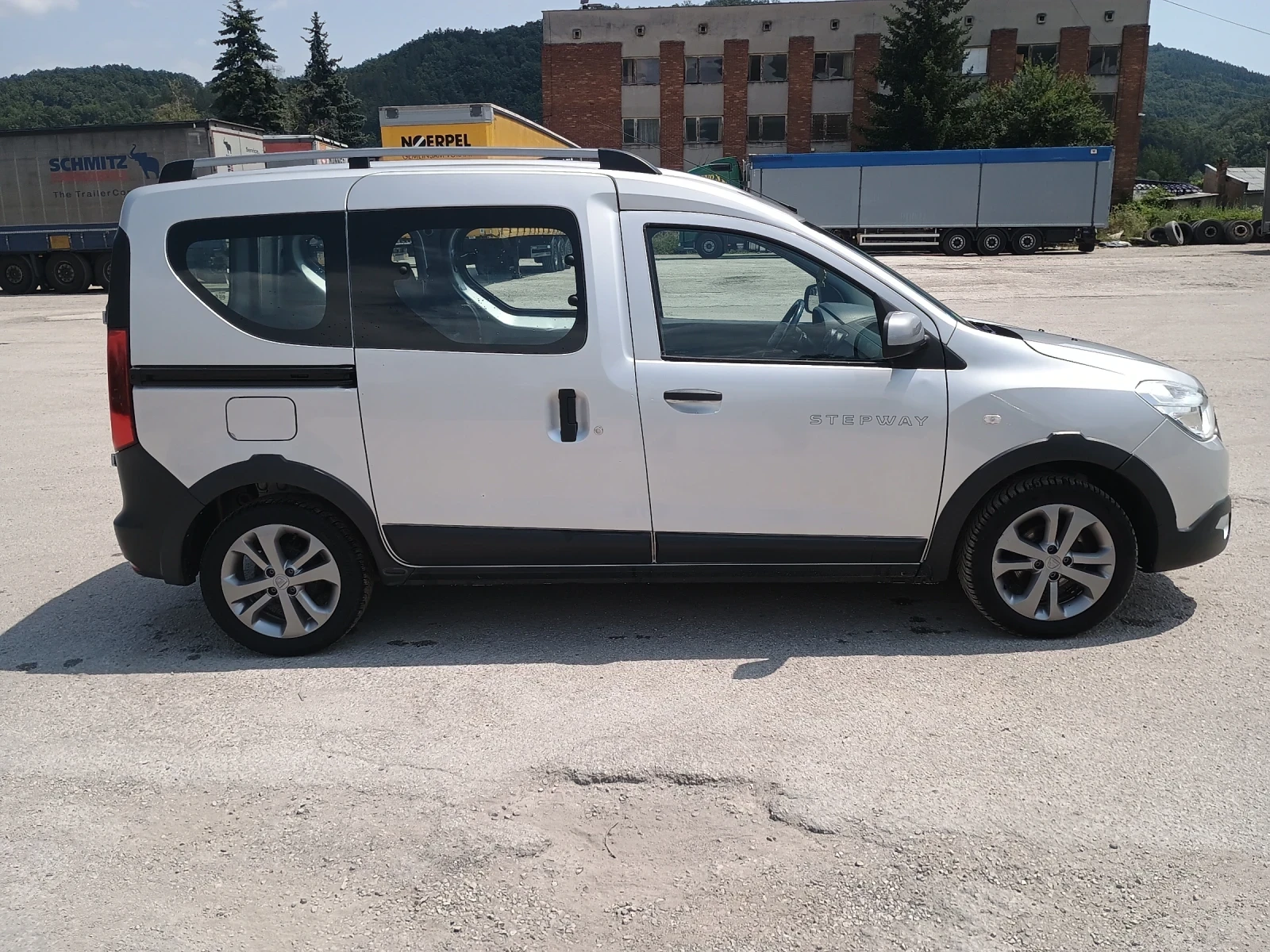 Dacia Dokker Stepway, евро6 без ад блу, снимка 9 - Автомобили и джипове - 55124434
