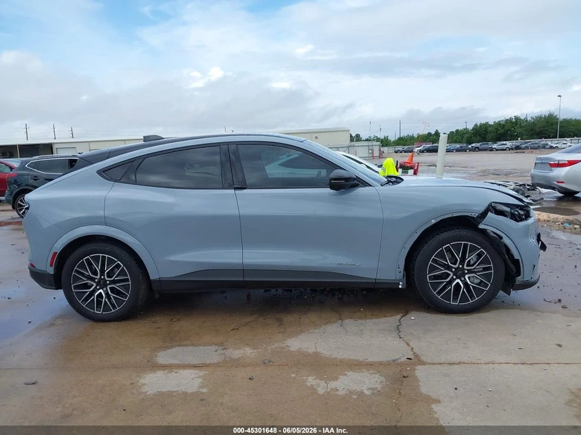 Ford Mustang Mach-E Premium, снимка 13 - Автомобили и джипове - 55288910