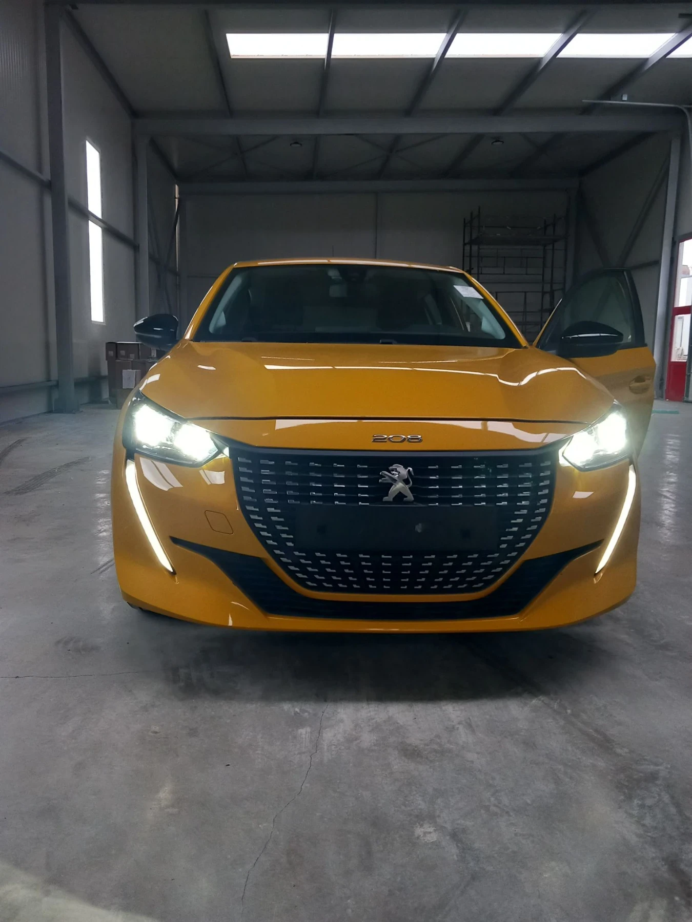 Peugeot 208