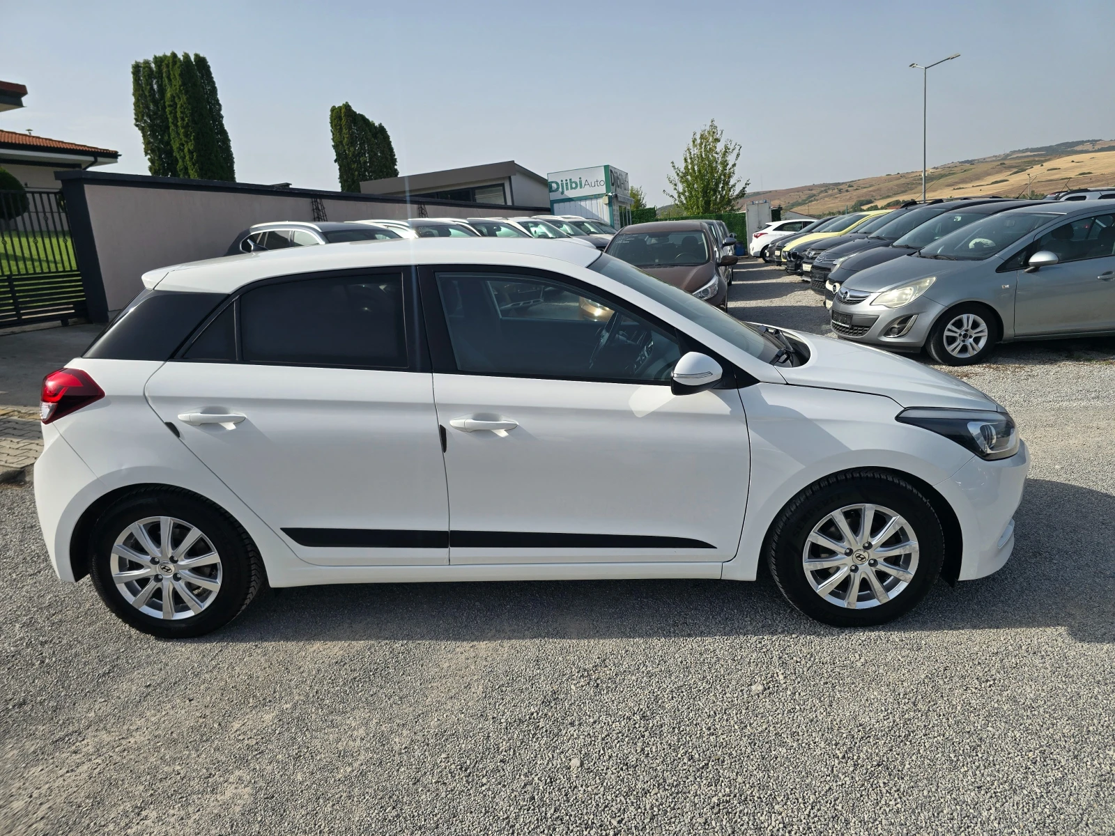 Hyundai I20 1.2i-85k.c-EURO-6, снимка 4 - Автомобили и джипове - 55859148