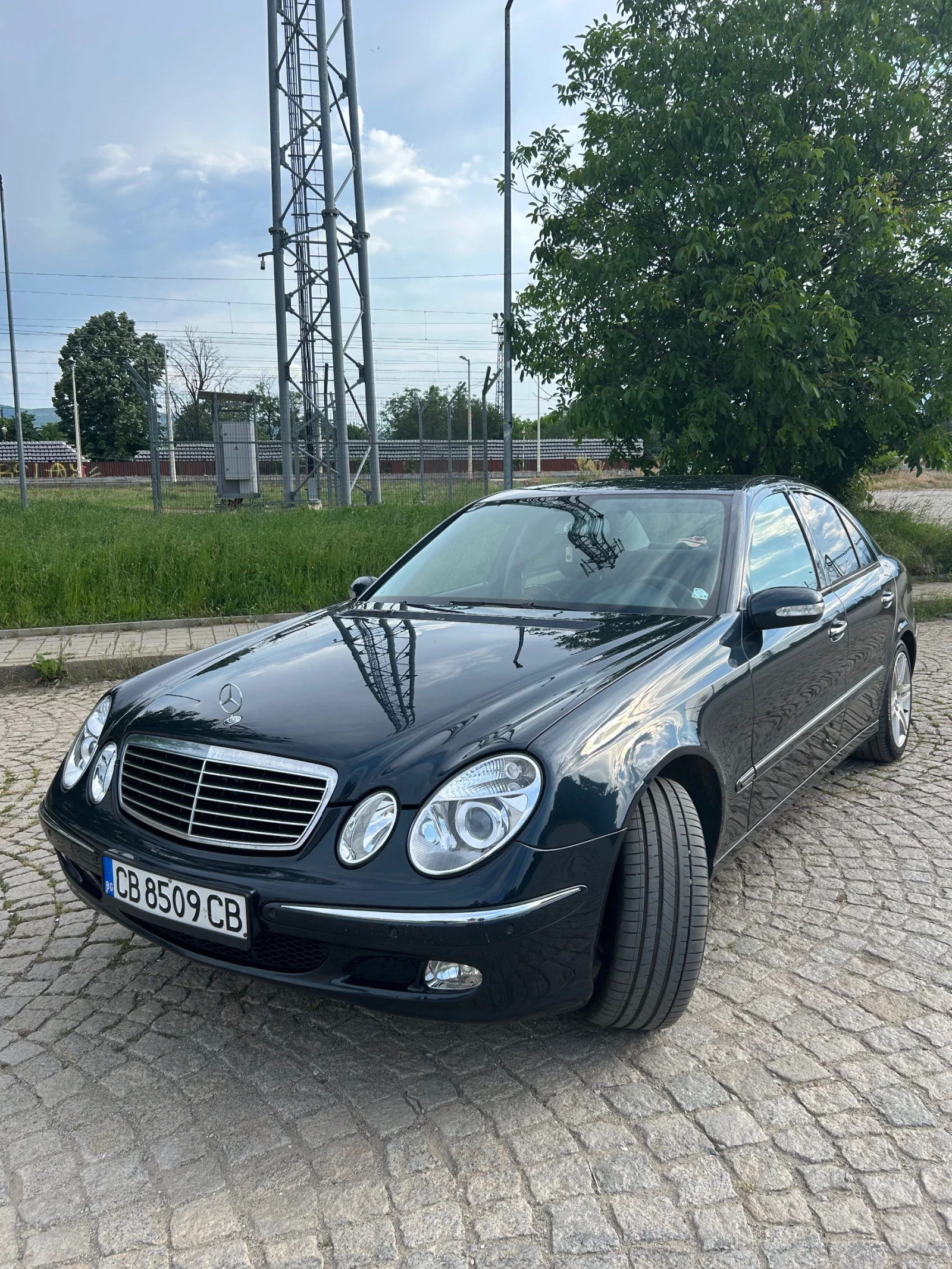 Mercedes-Benz E 220, снимка 4 - Автомобили и джипове - 55953849