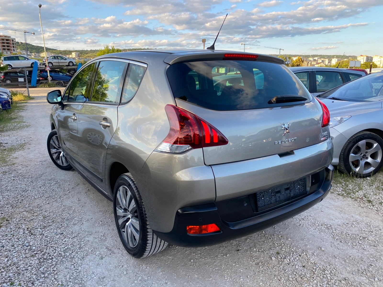 Peugeot 3008 1.6HDI 115кс АВТОМАТИК, снимка 5 - Автомобили и джипове - 56153105