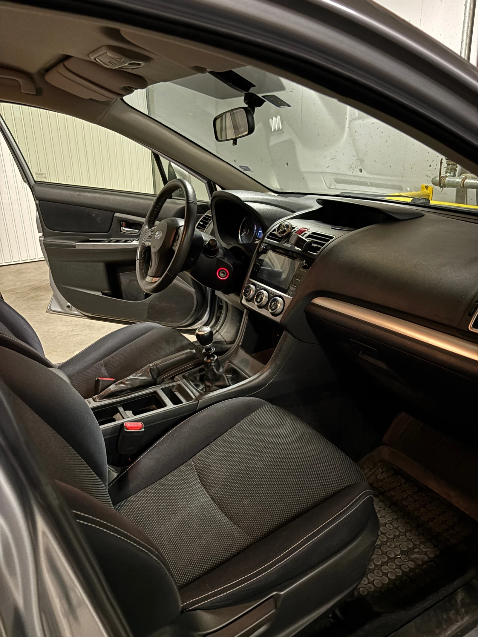 Subaru XV 2.0, снимка 8 - Автомобили и джипове - 56219390