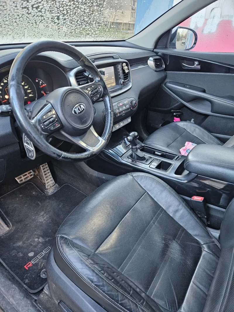 Kia Sorento 2.2 CRDI 200HP, снимка 11 - Автомобили и джипове - 52935892
