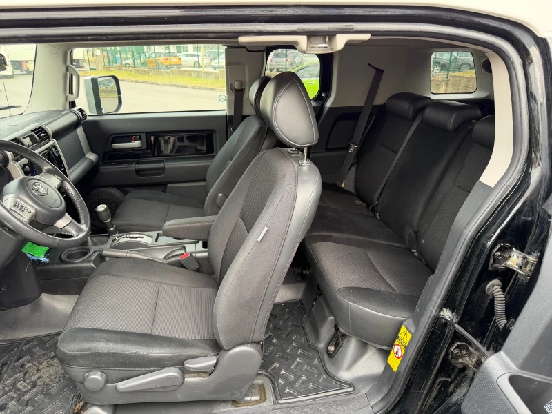 Toyota Fj cruiser 4.0 V6 4X4 / Теглич / Блокаж / Bluetooth / Camera , снимка 9 - Автомобили и джипове - 53263895