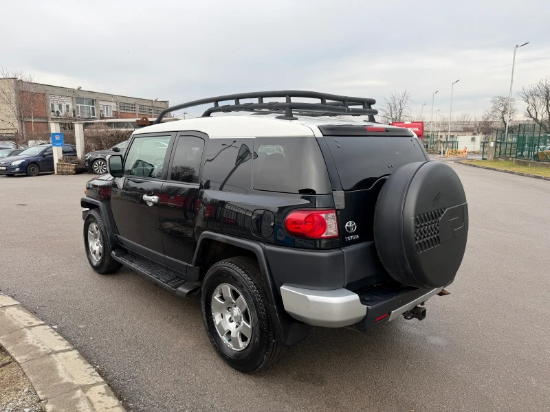 Toyota Fj cruiser 4.0 V6 4X4 / Теглич / Блокаж / Bluetooth / Camera , снимка 7 - Автомобили и джипове - 53263895