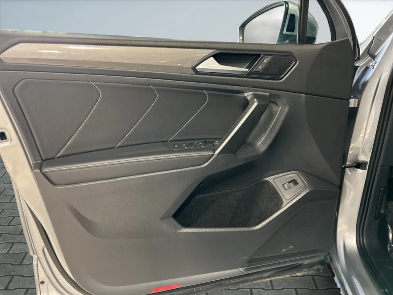 VW Tiguan SE* 4Motion* АвтоКредит* (ЦЕНА ДО БГ), снимка 14 - Автомобили и джипове - 53403210