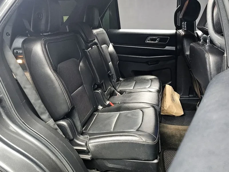 Ford Explorer 2.3 AWD, снимка 12 - Автомобили и джипове - 54351894