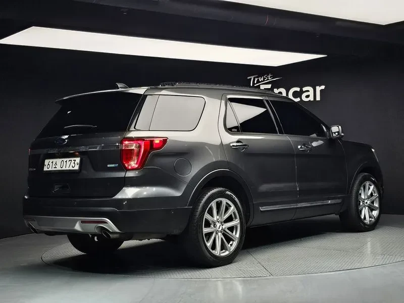 Ford Explorer 2.3 AWD, снимка 2 - Автомобили и джипове - 54351894