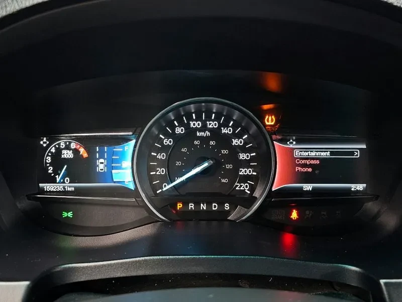 Ford Explorer 2.3 AWD, снимка 8 - Автомобили и джипове - 54351894