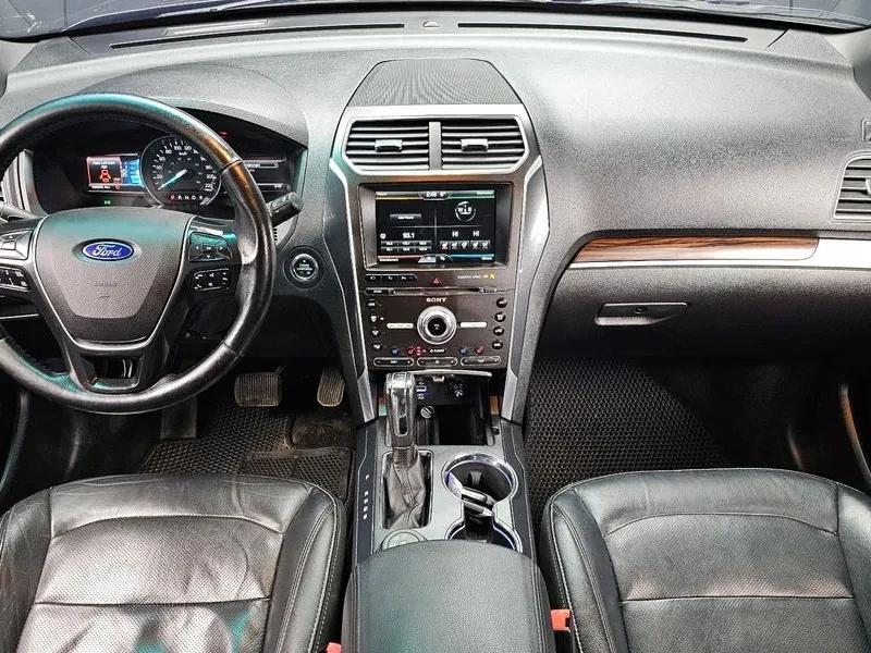 Ford Explorer 2.3 AWD, снимка 7 - Автомобили и джипове - 54351894