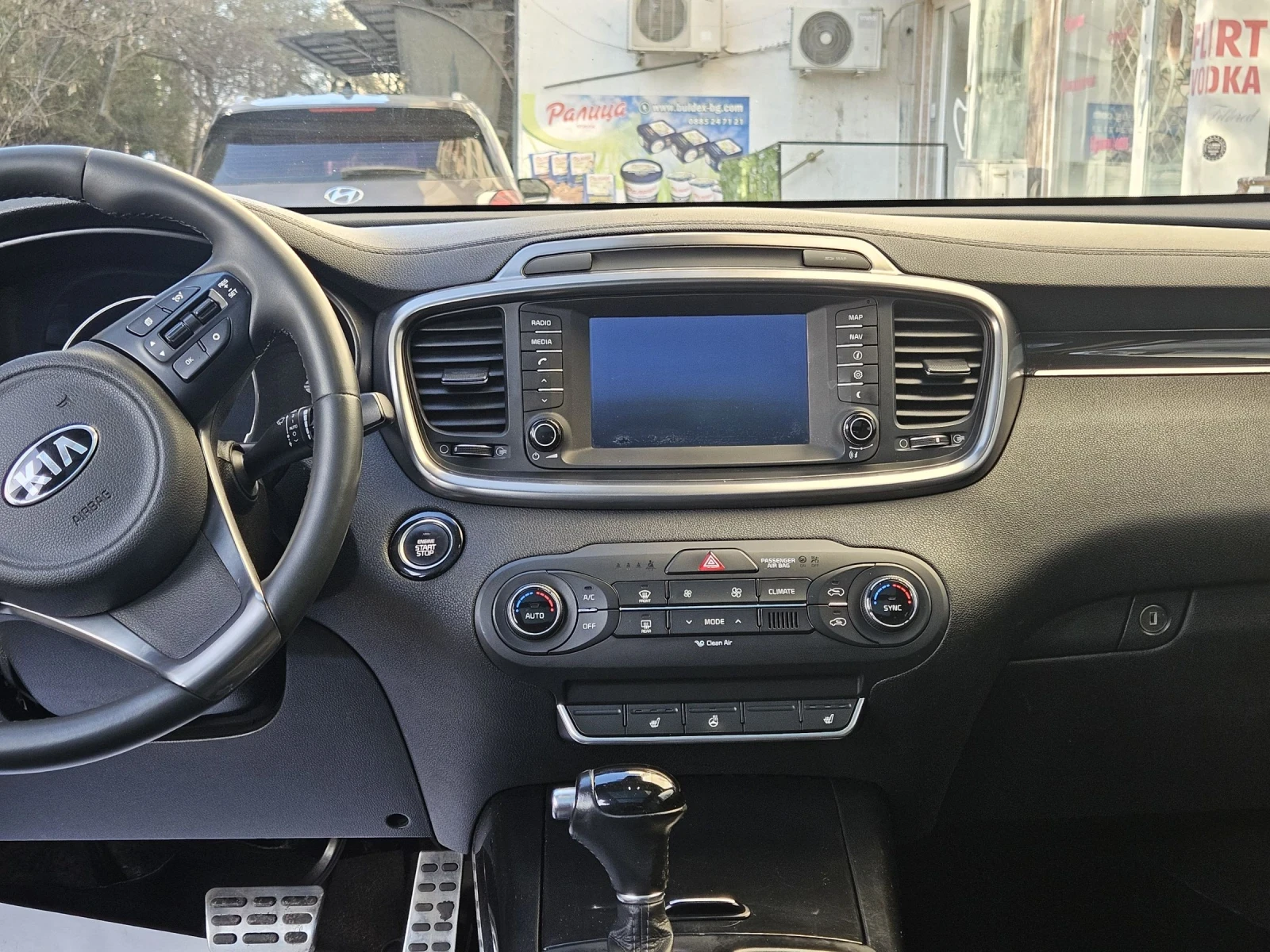 Kia Sorento 2.2 CRDI 200HP, снимка 9 - Автомобили и джипове - 53807049