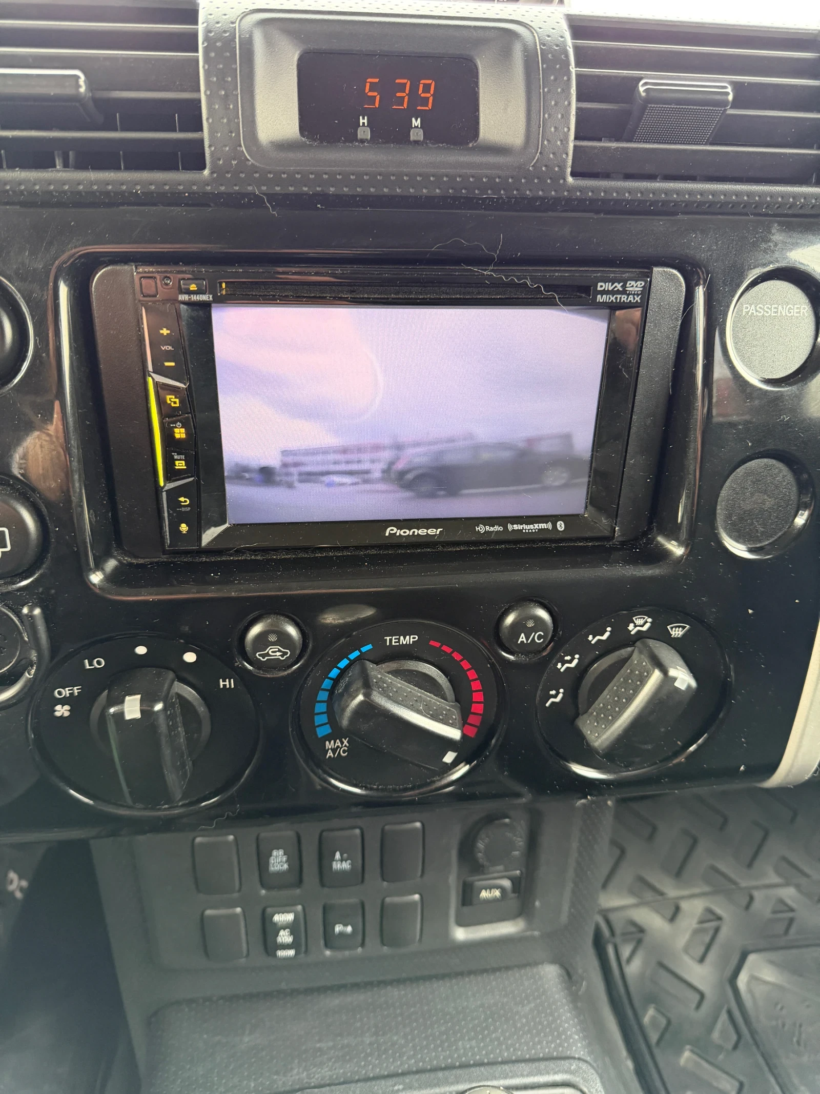 Toyota Fj cruiser 4.0 V6 4X4 / ������ / ������ / Bluetooth / Camera  | Mobile.bg � ����������� 14