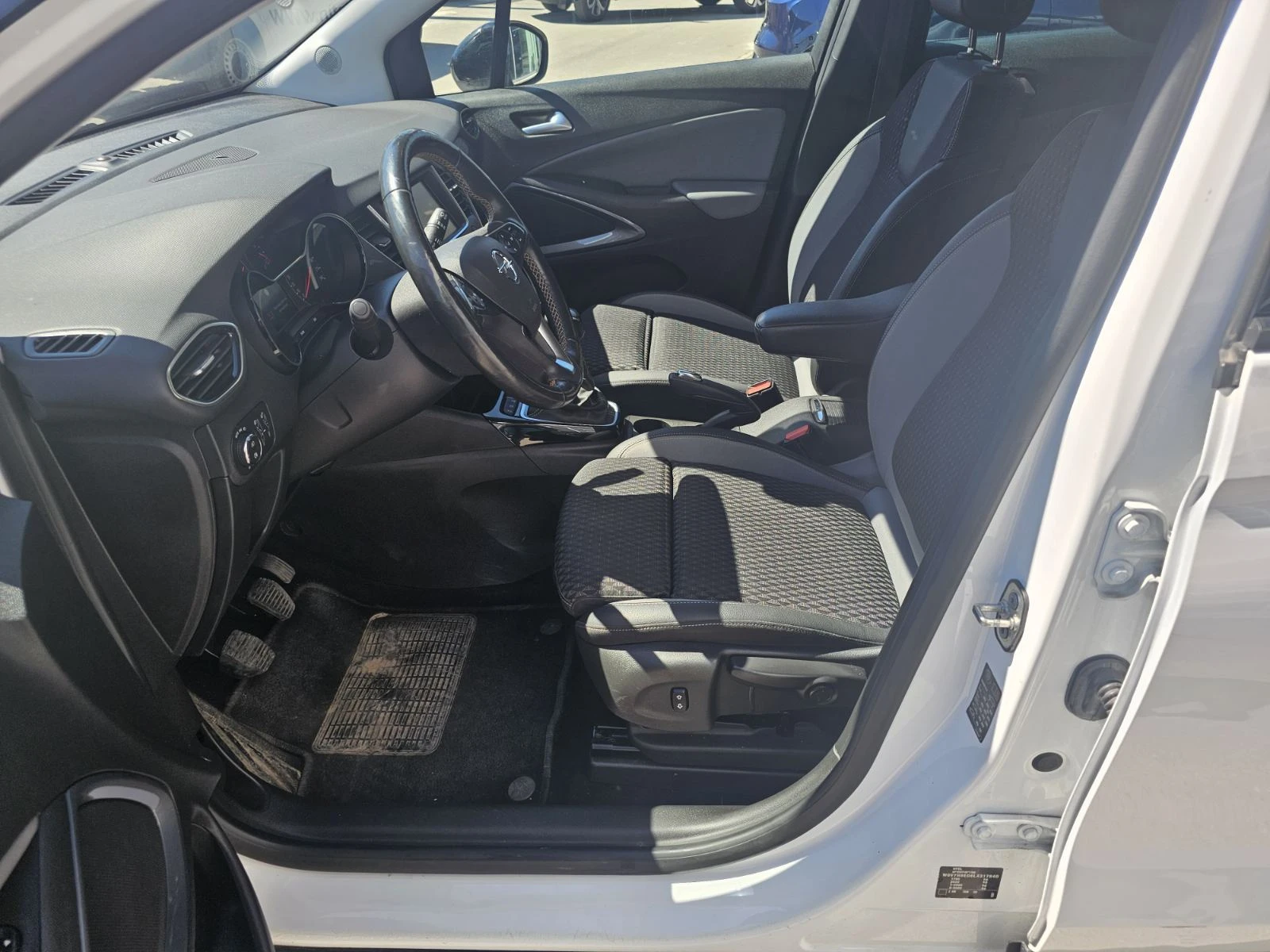 Opel Crossland X 1.2 , снимка 14 - Автомобили и джипове - 54123167