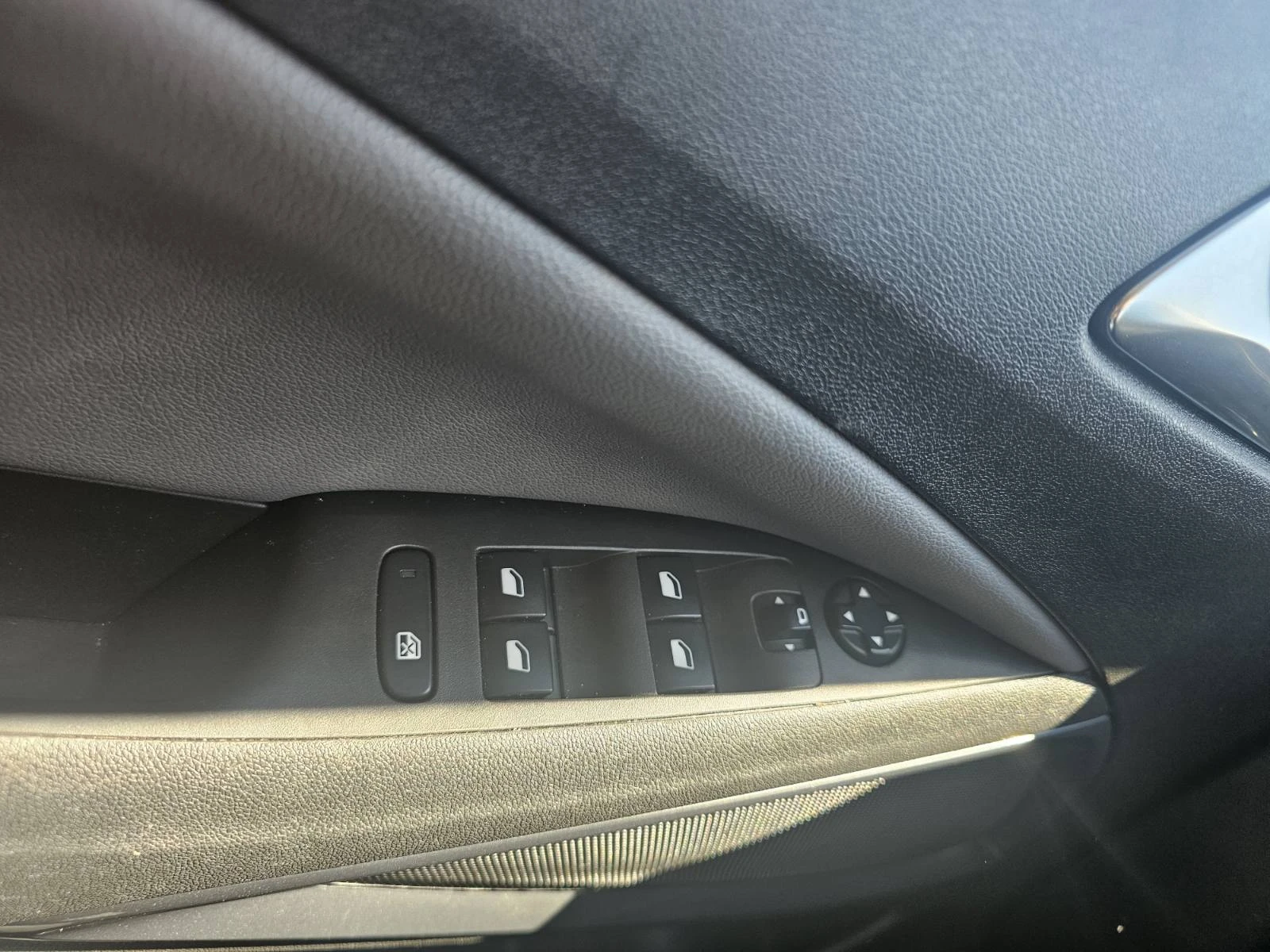 Opel Crossland X 1.2 , снимка 13 - Автомобили и джипове - 54123167