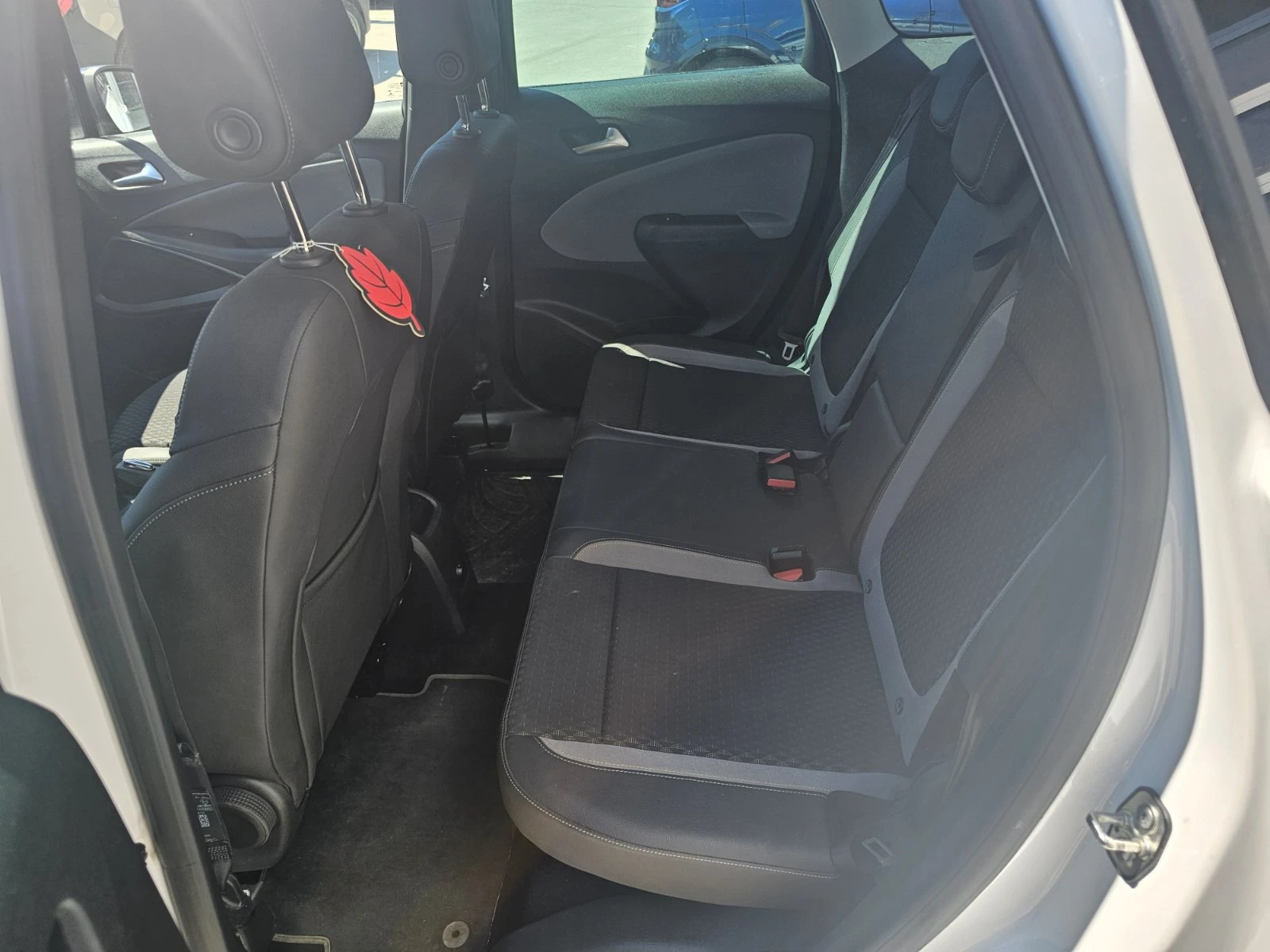 Opel Crossland X 1.2 , снимка 15 - Автомобили и джипове - 54123167