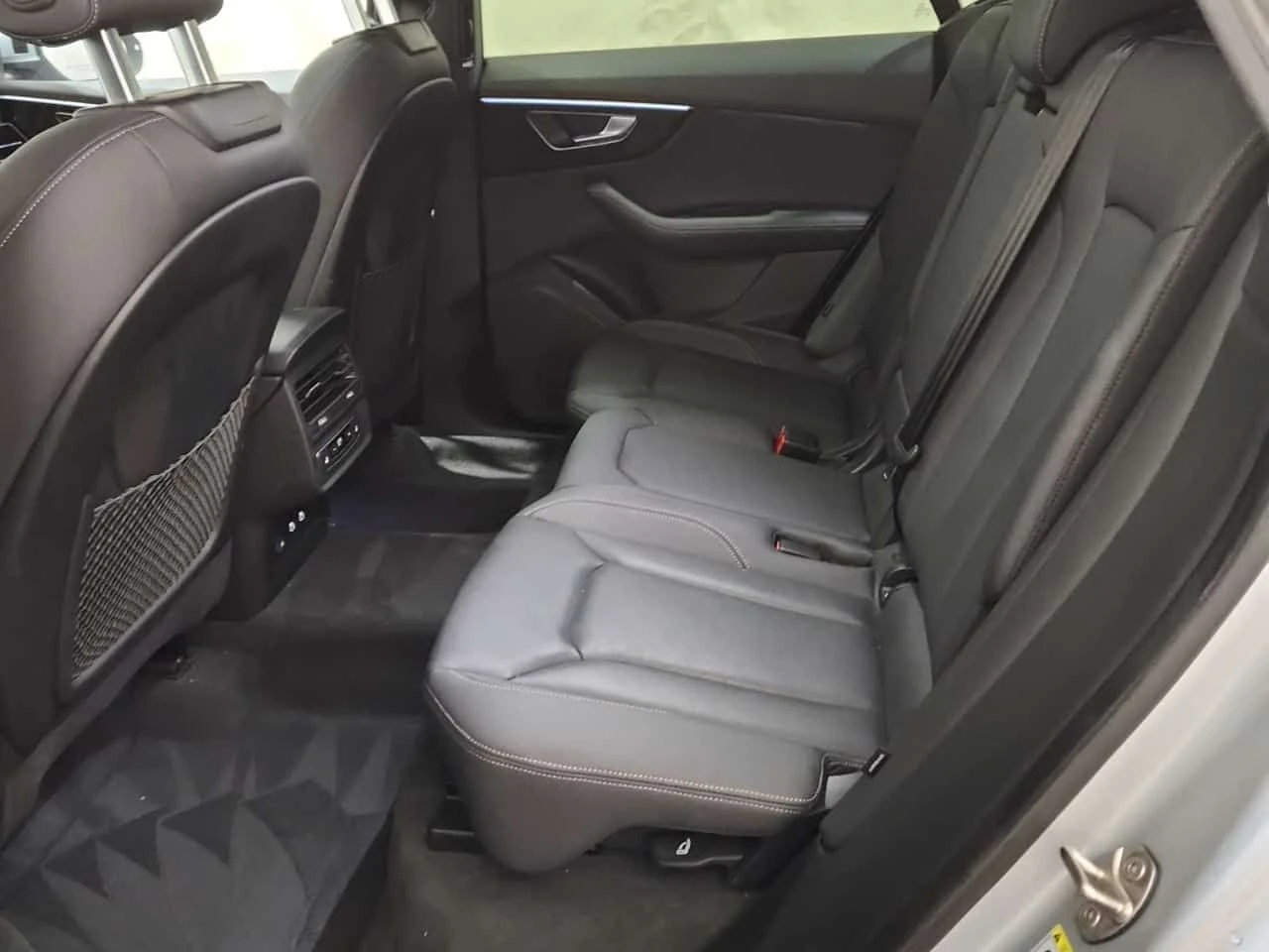 Audi Q8  PROGRESSIV /360/DISTRONIC/ОБДУХВАНЕ, снимка 12 - Автомобили и джипове - 54356712