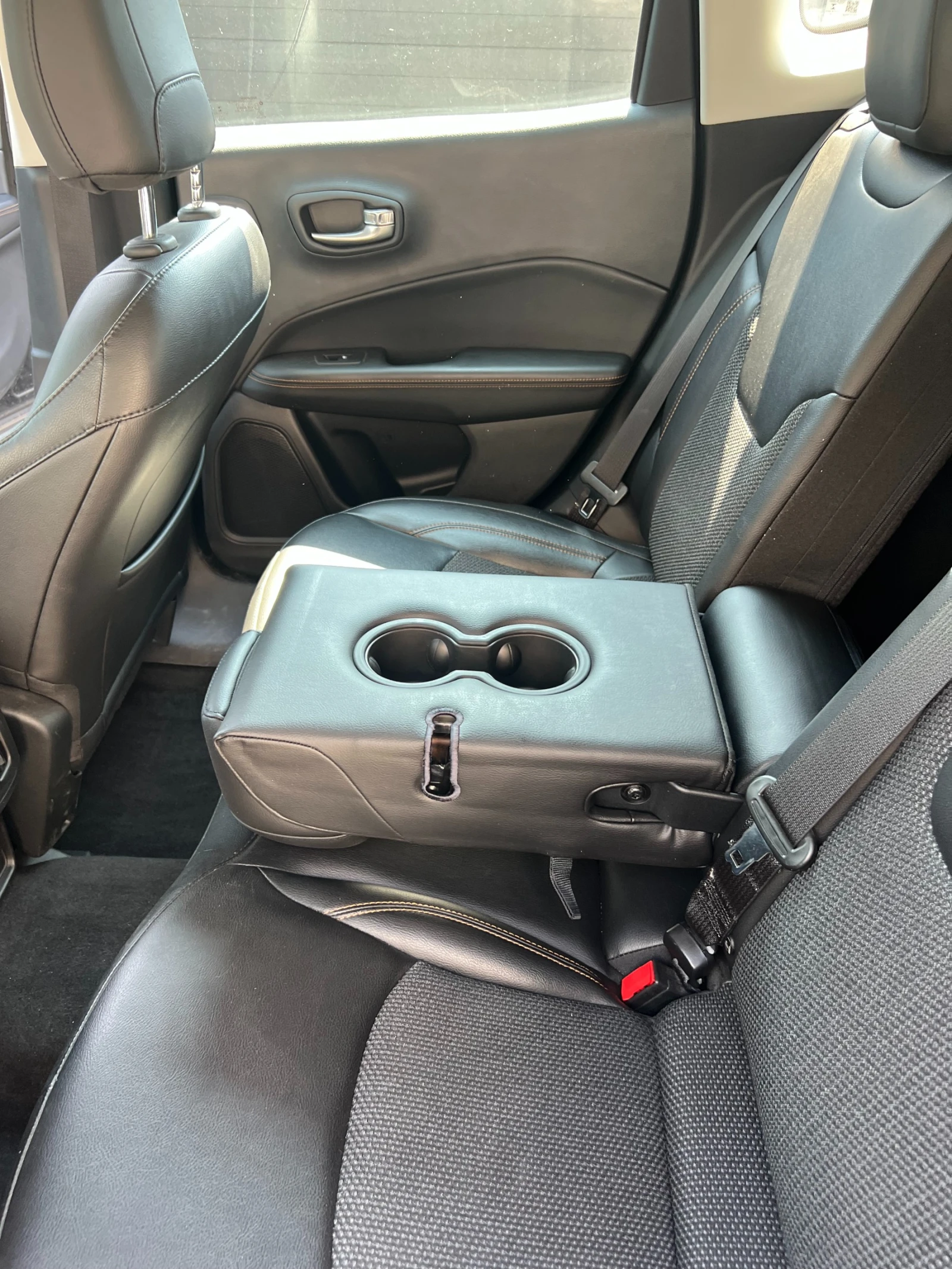 Jeep Compass, снимка 12 - Автомобили и джипове - 54427396