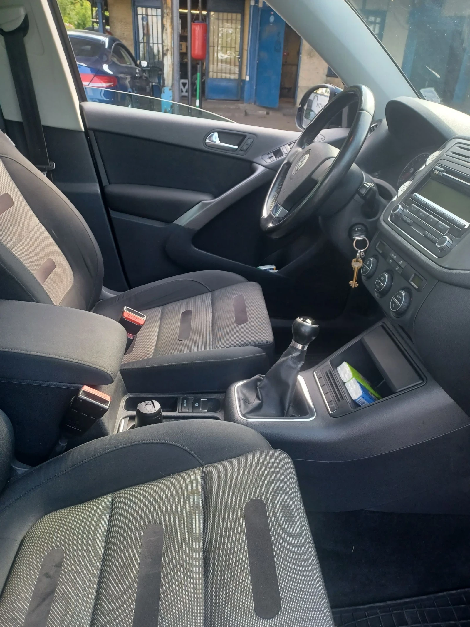 VW Tiguan 1.4 TFSI, снимка 6 - Автомобили и джипове - 54670064