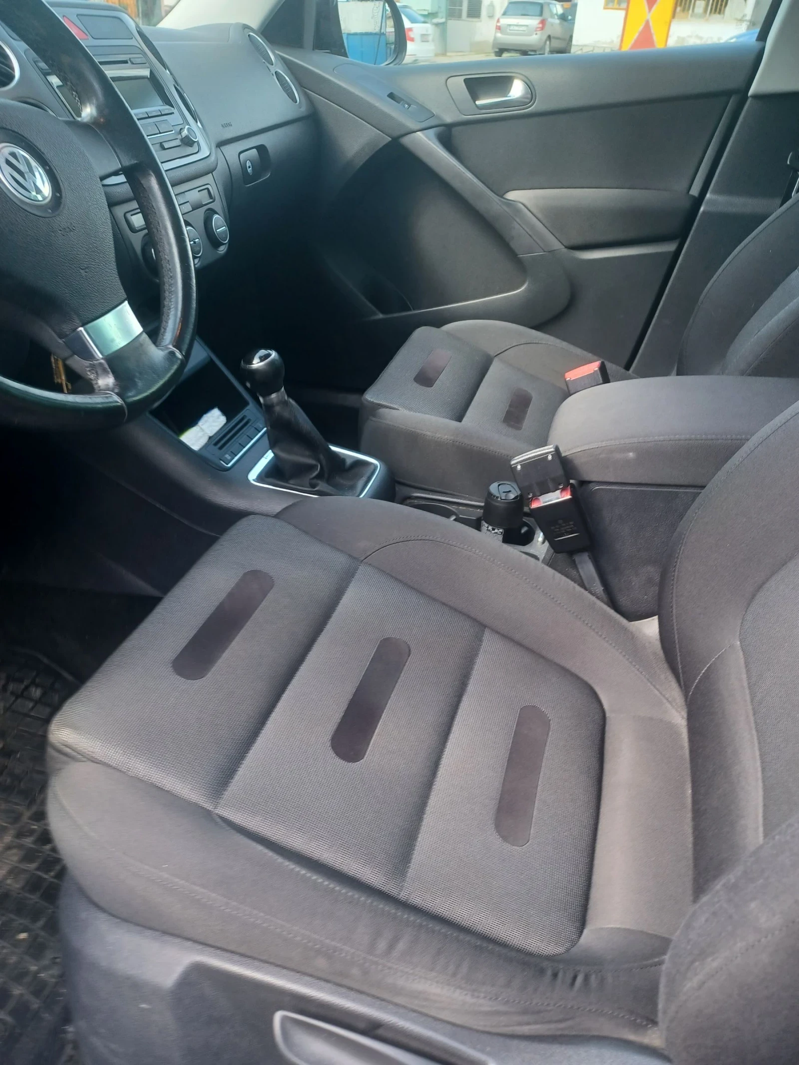 VW Tiguan 1.4 TFSI, снимка 7 - Автомобили и джипове - 54670064