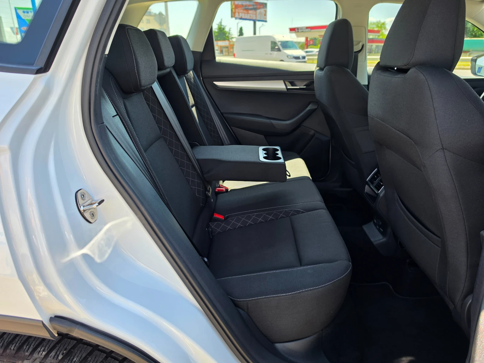 Skoda Karoq 1.5 TSI 150 KC DSG EURO 6D 4X4 , снимка 13 - Автомобили и джипове - 54678614