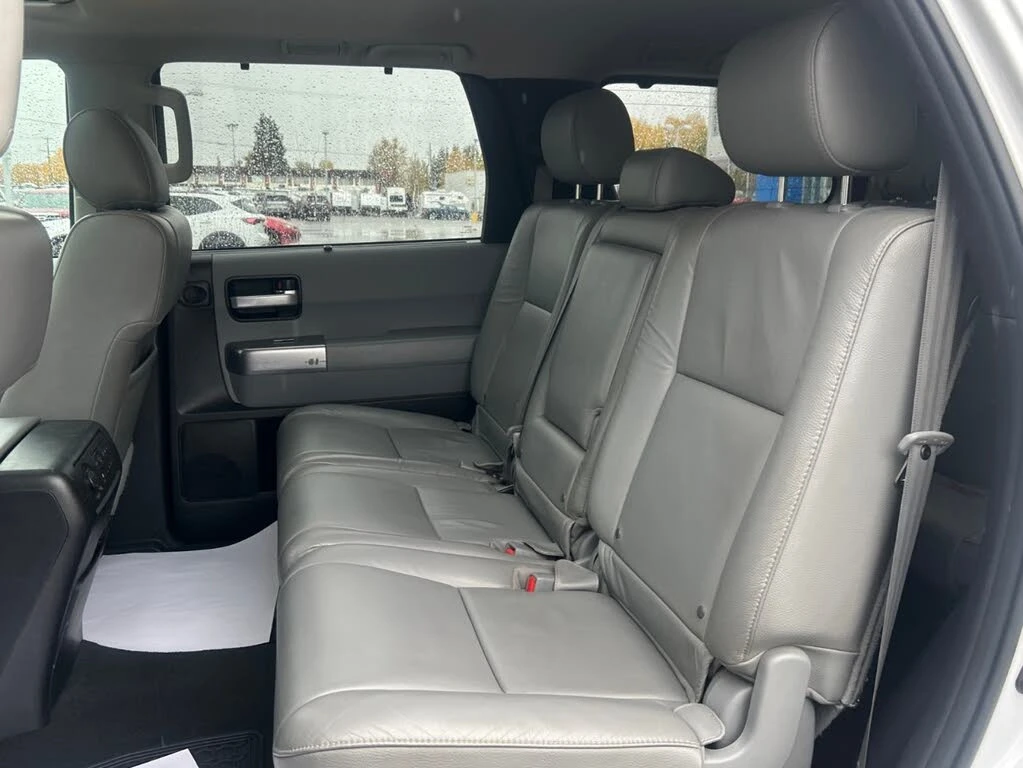 Toyota Sequoia 5.7* V8* LIMITED* �������* ������* JBL*  | Mobile.bg � ����������� 16