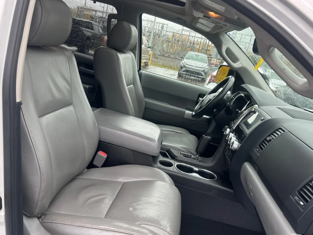 Toyota Sequoia 5.7* V8* LIMITED* �������* ������* JBL*  | Mobile.bg � ����������� 14