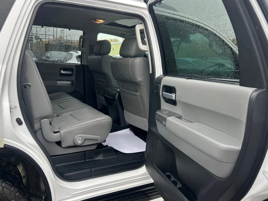 Toyota Sequoia 5.7* V8* LIMITED* �������* ������* JBL*  | Mobile.bg � ����������� 13