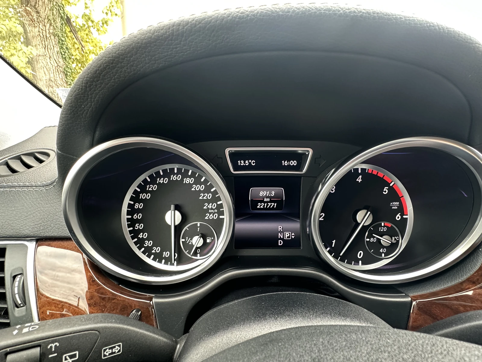 Mercedes-Benz GL 350d AMG, снимка 10 - Автомобили и джипове - 56563280