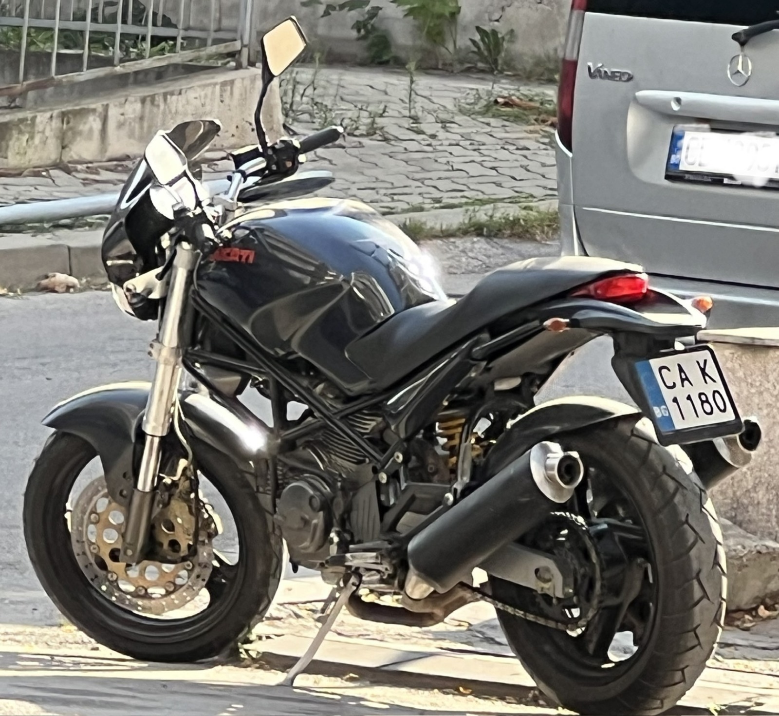 Ducati Monster 600 - изображение 1