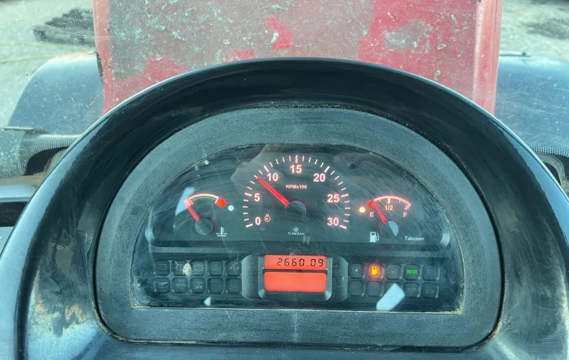 Трактор Tumosan 8105, снимка 10 - Селскостопанска техника - 53459394