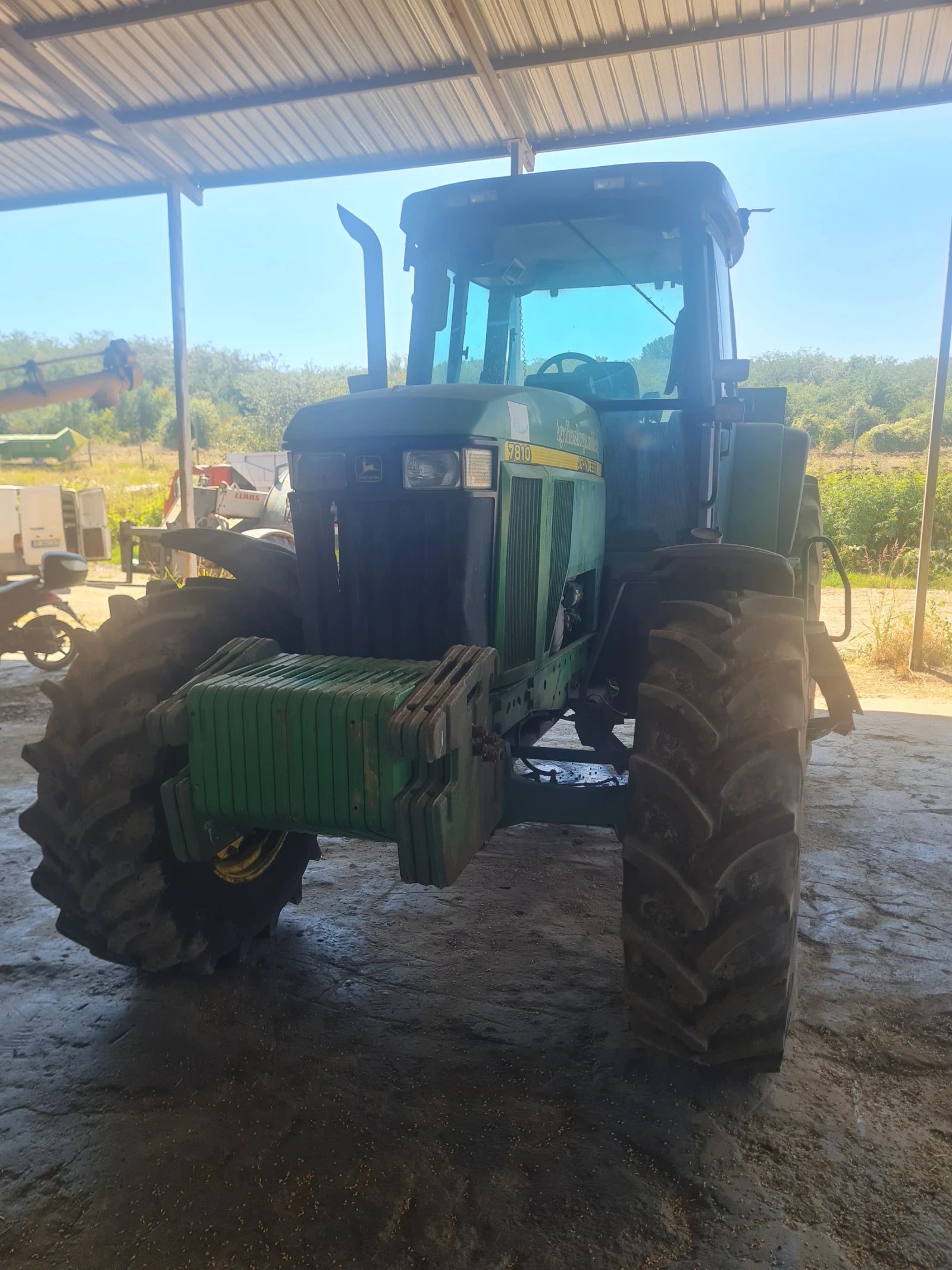 Трактор John Deere 7810