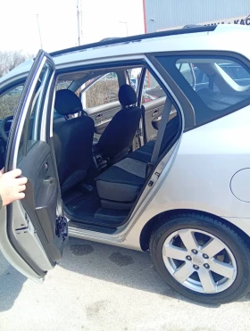 Kia Carens 2.0, снимка 6