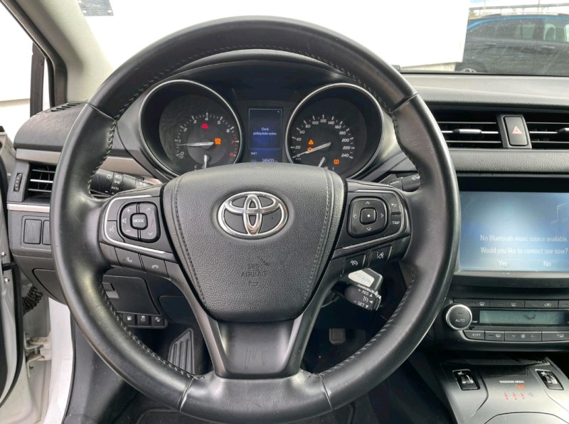 Toyota Avensis Бензинов, снимка 6 - Автомобили и джипове - 45793337