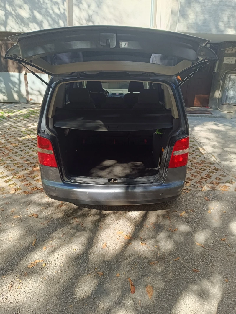 VW Touran, снимка 5 - Автомобили и джипове - 47695617