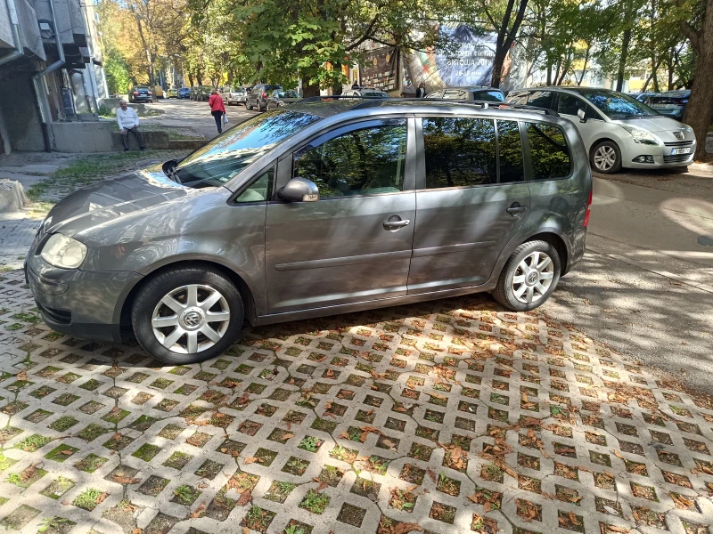 VW Touran, снимка 2 - Автомобили и джипове - 47695617