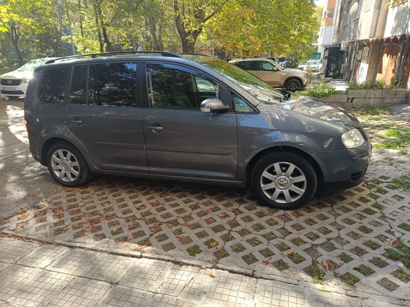 VW Touran, снимка 3 - Автомобили и джипове - 47695617